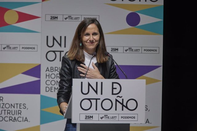 La ministra de Derechos Sociales y Agenda 2030, Ione Belarra, en el mitin final de la ‘Universidad de Otoño’, organizada por Podemos, en Rivas-Vaciamadrid, a 10 de octubre de 2021, en Madrid (España).