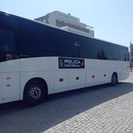 Llegan 19 migrantes, entre ellos un menor, a la playa de Cortadura (Cádiz) 