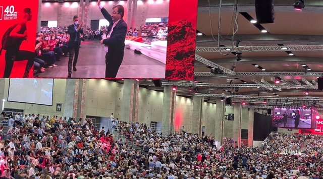 El secretario general del PSOE de Extremadura, Guillermo Fernández Vara, en Valencia en el 40 Congreso Federal del PSOE