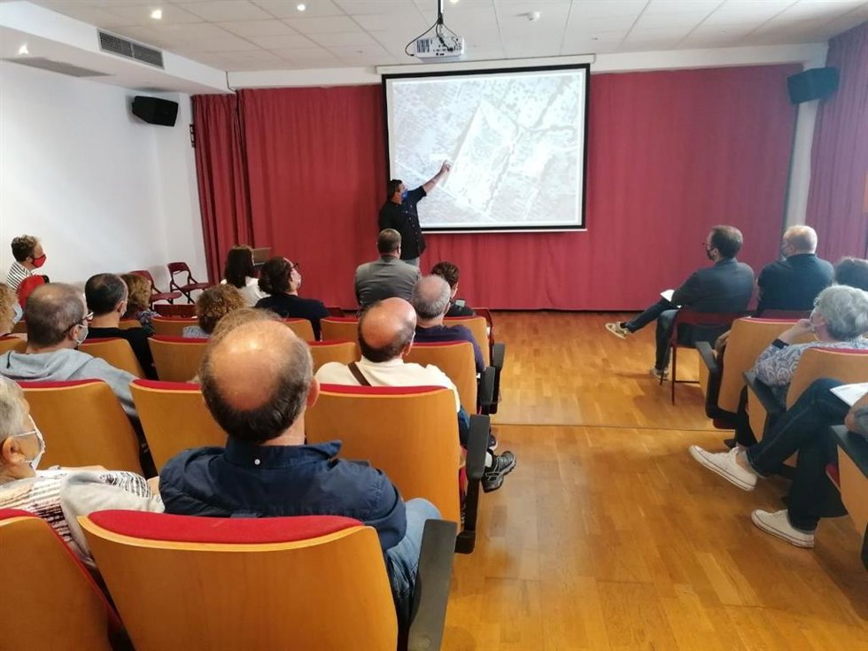 El secretario autonómico de Sectores Productivos y Memoria Democrática, Jesús Jurado, presenta la segunda fase de excavaciones en Son Coletes.