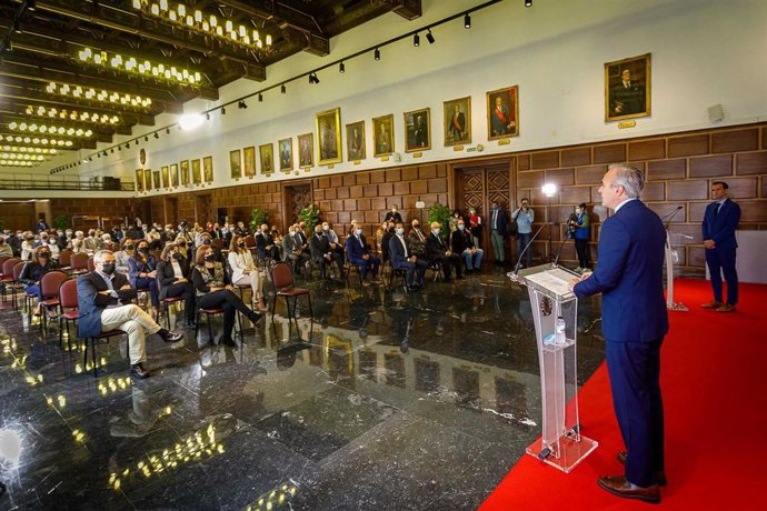 El alcalde de Zaragoza, Jorge Azcón, en el acto de Zaragozanos Ejemplares 2021.