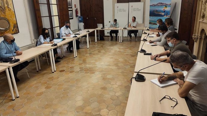 Reunión de la Dirección General de Trabajo del Govern con CCOO para mediar en la huelga de basuras.
