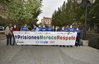 Una treintena de funcionarios de prisiones piden ante Marlaska su dimisión: "Somos el patito feo del Ministerio"