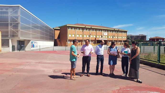 Archivo - Patio colegio Mies de Vega