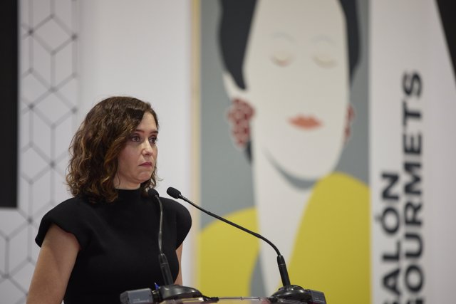 La presidenta de la Comunidad de Madrid, Isabel Díaz Ayuso, interviene en la XXXIV edición del Salón Gourmets en IFEMA, a 18 de octubre de 2021, en Madrid, (España).