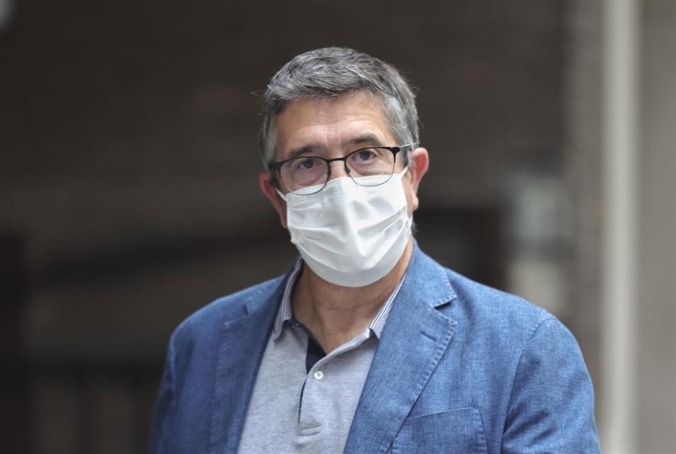 Archivo - El secretario de área de Política Federal, Patxi López, llega a la sede del PSOE para participar en una reunión plenaria de la Comisión Ejecutiva Federal (CEF), a 6 de septiembre de 2021, en Madrid (España). El presidente del Gobierno da un pa