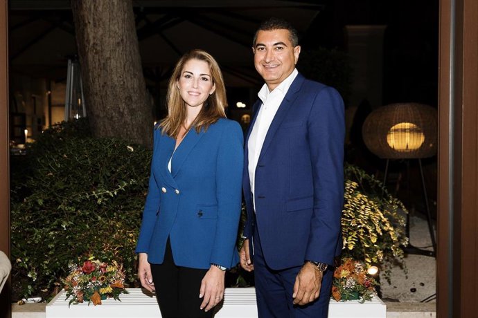 La responsable de PremFina en España, Rocío Zapatero, y el consejero delegado y fundador de la compañía, Bundeep Singh Rangar.