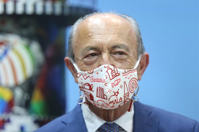 Archivo - El consejero de Industria, Turismo, Innovación, Transporte y Comercio en Cantabria, Javier López Marcano.