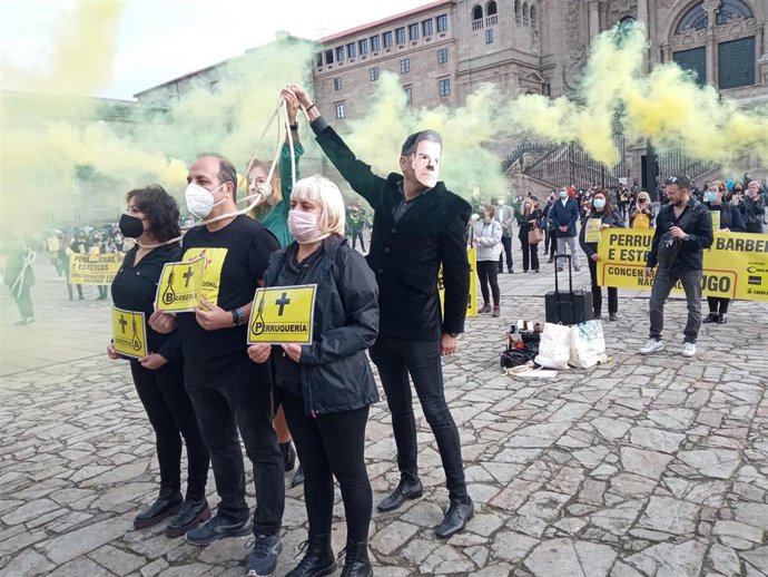Protesta para demandar la bajada del 10% del IVA en peluquerías, barberías y estéticas