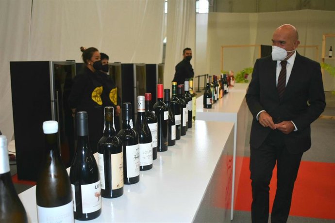 Carnero visita los vinos en el Duero Wine