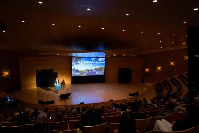 Puerto Venecia refuerza su compromiso medioambiental y contribuye a la consecución de una ciudad más verde y sostenible Puerto Venecia refuerza su compromiso medioambiental y contribuye a la consecución de una ciudad más verde y sostenible