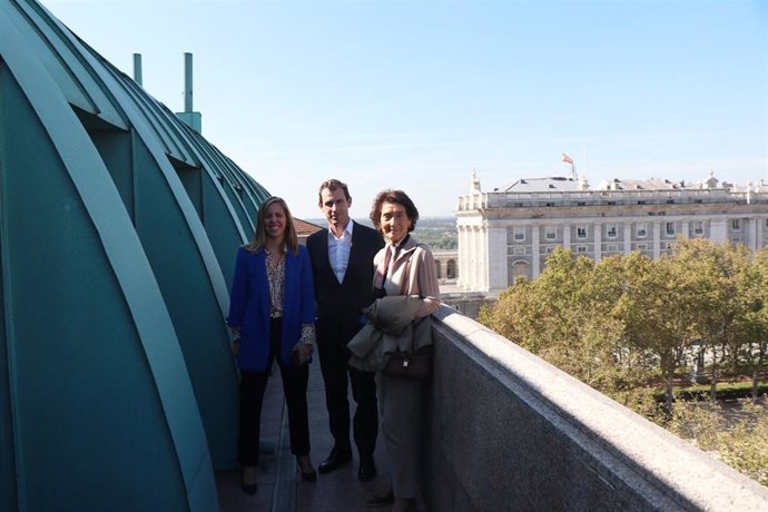 Julia Sánchez, CEO de la Escuela ReinaSofía, Miguel Stilwell, presidente de EDP, y Paloma O'Shea, Presidenta Fundadora de la Escuela Superior de Música Reina Sofía.
