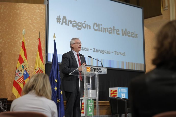 El consejero de Agricultura, Ganadería y Medio Ambiente, Joaquín Olona, en la inauguración de la La #AragónClimateWeek, en Zaragoza.