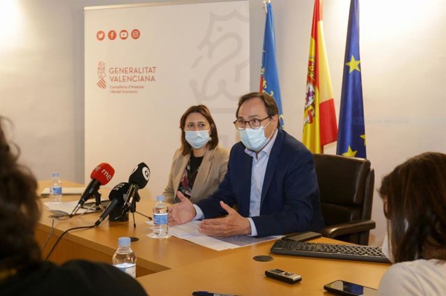 La consellera Rosa Pérez Garijo y el conseller Vicent Soler.