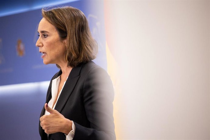 La portavoz parlamentaria del PP, Cuca Gamarra, durante una rueda de prensa posterior a la Junta de Portavoces en el Congreso 