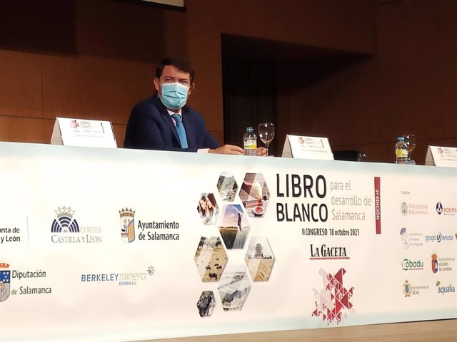 Fernández Mañueco en la clausura del segundo congreso 'Libro Blanco para el desarrollo de Salamanca'.