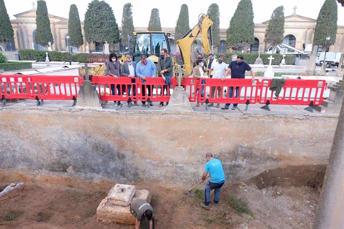 Empieza la segunda fase de excavaciones en el cementerio de Son Coletes.