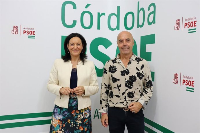 Rafi Crespín y Antonio Hurtado, en la sede del PSOE de Córdoba.