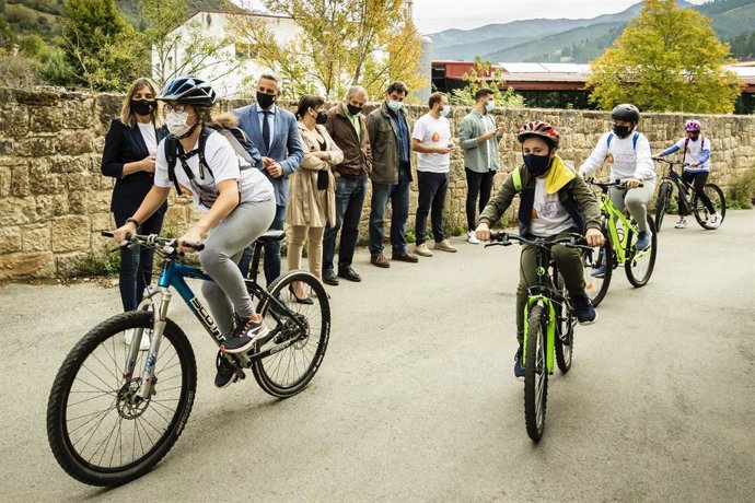 El Vicepresidente Y Consejero, Pablo Zuloaga, Presenta La Iniciativa Corramos Por El Patrimonio Para Poner En Valor Los Edificios Del Patrimonio Cultural Religioso De Liébana.