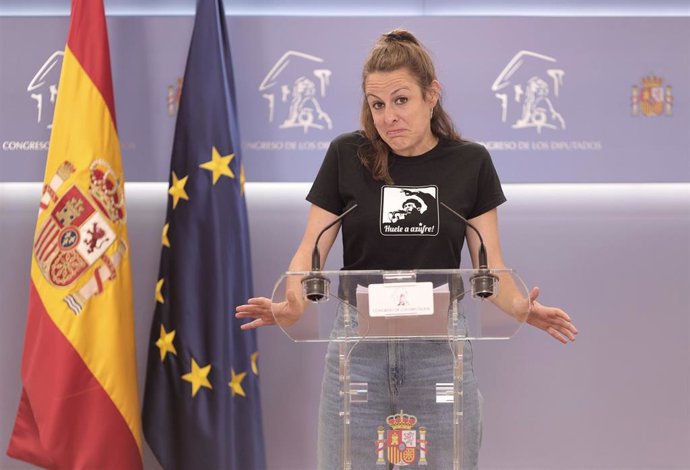 Archivo - La diputada de la CUP en el Congreso, Mireia Vehí, interviene en una rueda de prensa anterior a una reunión de la Junta de Portavoces en el Congreso 