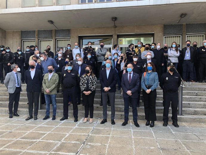 Concentración ante la Jefatura Superior de Policía en Zaragoza