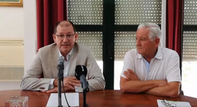 El alcalde de El Cuervo y el concejal de Seguridad