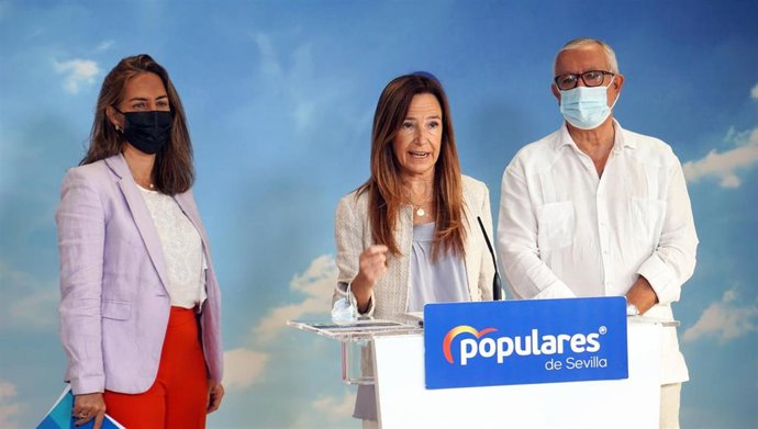 Las diputadas del PP Jiménez-Becerril y Cruz Guzmán y el senador Javier Arenas.