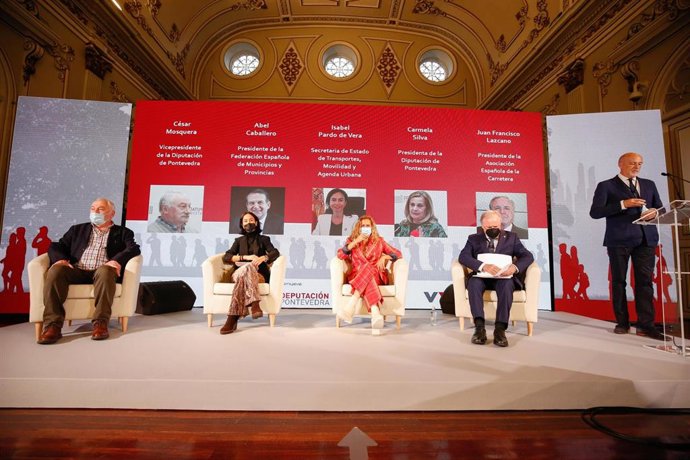 Inauguración del 25  Simposio Nacional de Vías y Obras de la Administración Local (VYODEAL), que acoge la Diputación de Pontevedra.