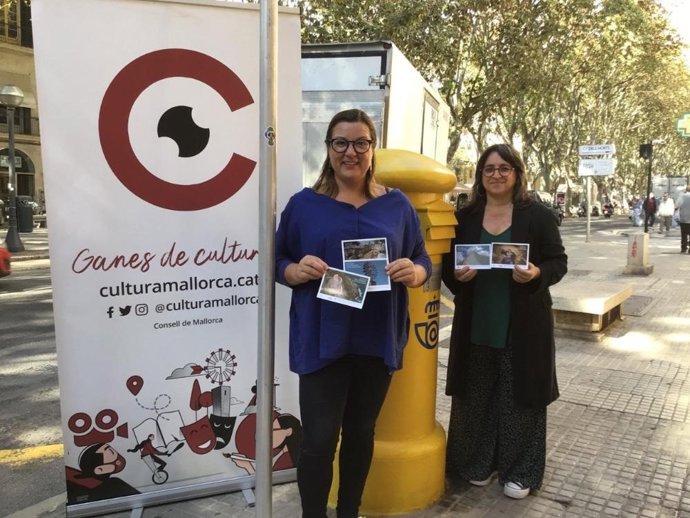 La consellera de Cultura, Patrimonio y Política Lingüística, Bel Busquets, y la directora insular de Patrimonio, Kika Coll.