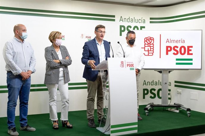 Antonio Martínez, Sonia Ferrer Tesoro, José Luis Sánchez Teruel e Indalecio Gutiérrez (PSOE).