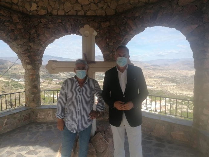 Vicente García Egea en su visita al municipio de Alicún (Almería)