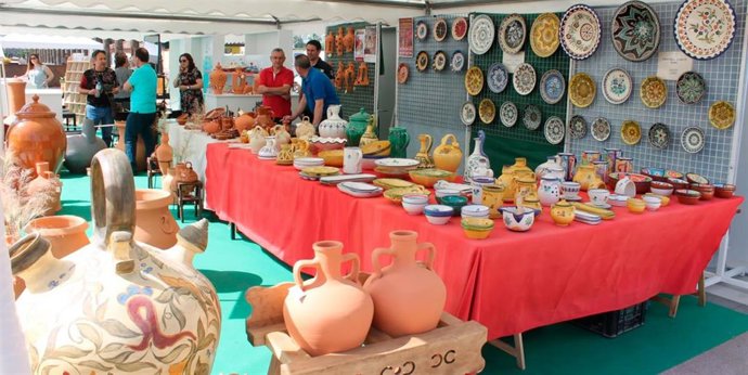 Foto de recurso de la feria de cerámica 'Ceramiba' que se celebra en Bailén (Jaén).