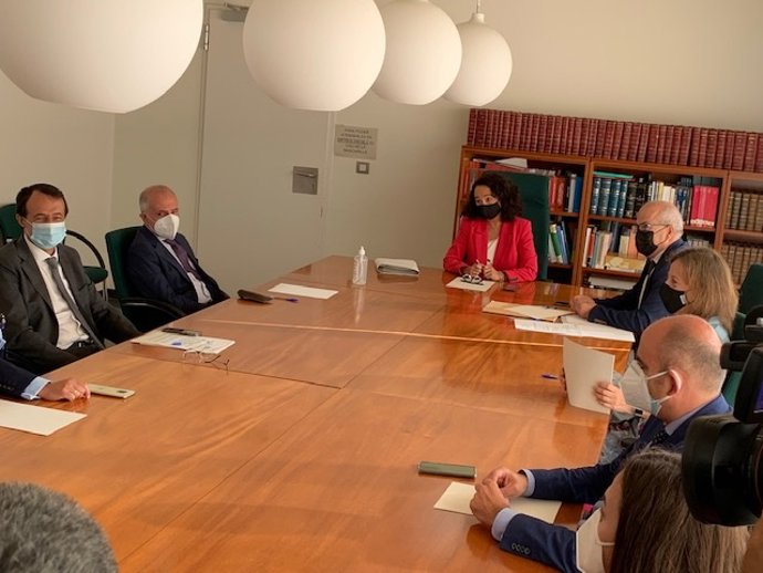 Los miembros de la Sala de Gobierno del Tribunal Superior de Justicia de Extremadura (TSJEx), en su reunión en Mérida.