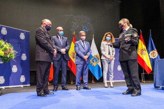 Toma de posesión de Carmen Martínez Ruiz como jefa superior de Policía de Cantabria.