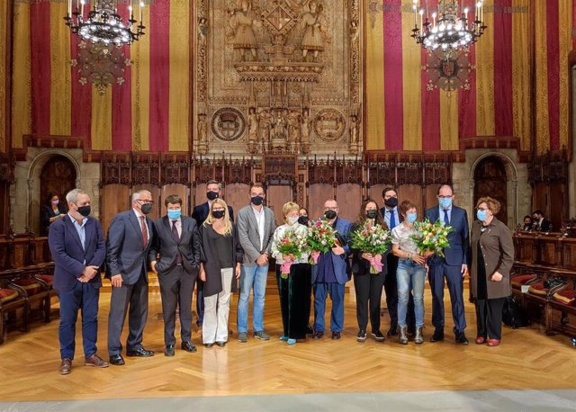 Entrega de los premios Ramblista de Honor a los Cinemes Maldà, el restaurante Los Caracoles, y la bailarina y coreógrafa Marta Almirall en el Saló de Cent del Ayuntamiento de Barcelona.