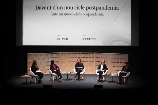 Las cuatro directivas durante el debate en Barcelona