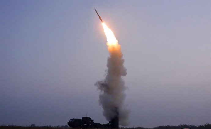 HANDOUT - 30 September 2021, North Korea, ---: A photo provided by the North Korean Central News Agency (KCNA)on 1 October 2021 shows what North Korea says is a test-firing of a newly developed anti-aircraft missile in North Korea on 30 September 2021.