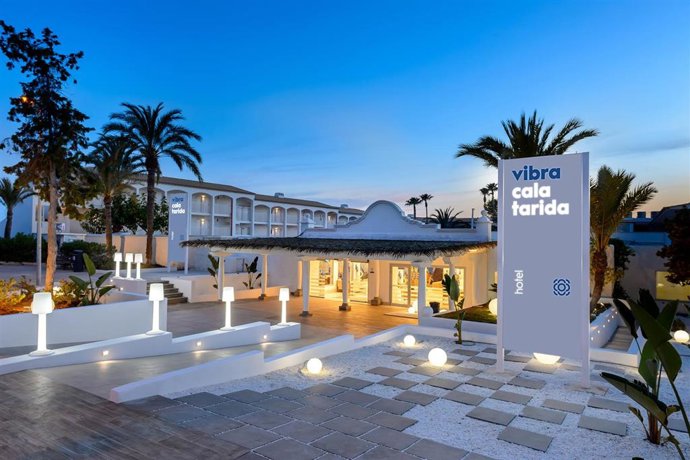 Implementación de la marca Vibra Hotels en el Hotel Cala Tarida de Ibiza.