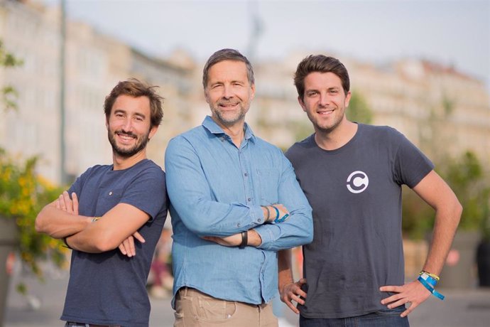 De izquierda a derecha, los cofundadores de Cleverconnect, Gonzague Lefebvre, Marko Vujasinovic y Louis Coulon,
