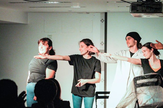 Diez jóvenes riojanos lanzan la obra teatral europea Encasillados, sobre la salud mental de la juventud