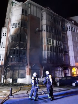 Edificio de Santoña afectado por el incendio