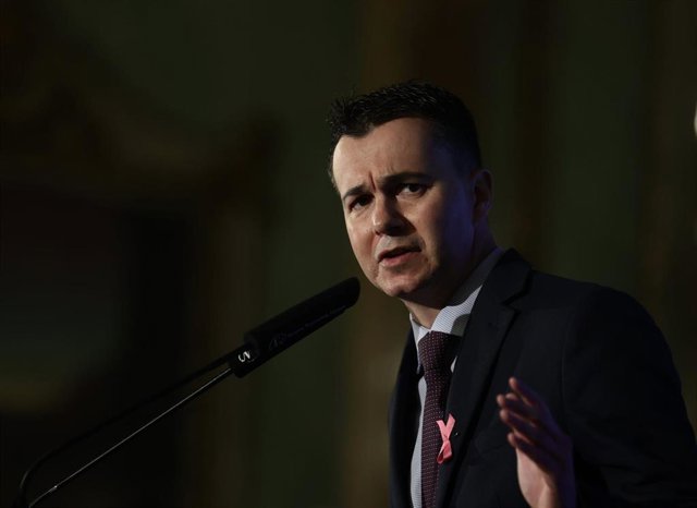 El portavoz del Grupo Parlamentario Socialista en el Congreso de los Diputados, Héctor Gómez, interviene en un Desayuno Informativo organizado por Nueva Economía Forum en el Casino Gran Círculo, a 19 de octubre de 2021, en Madrid, (España).