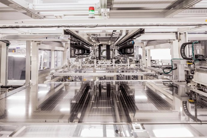 Airbus y Ferrovial ingresan en IndesIa, el consorcio de inteligencia artificial de industria española