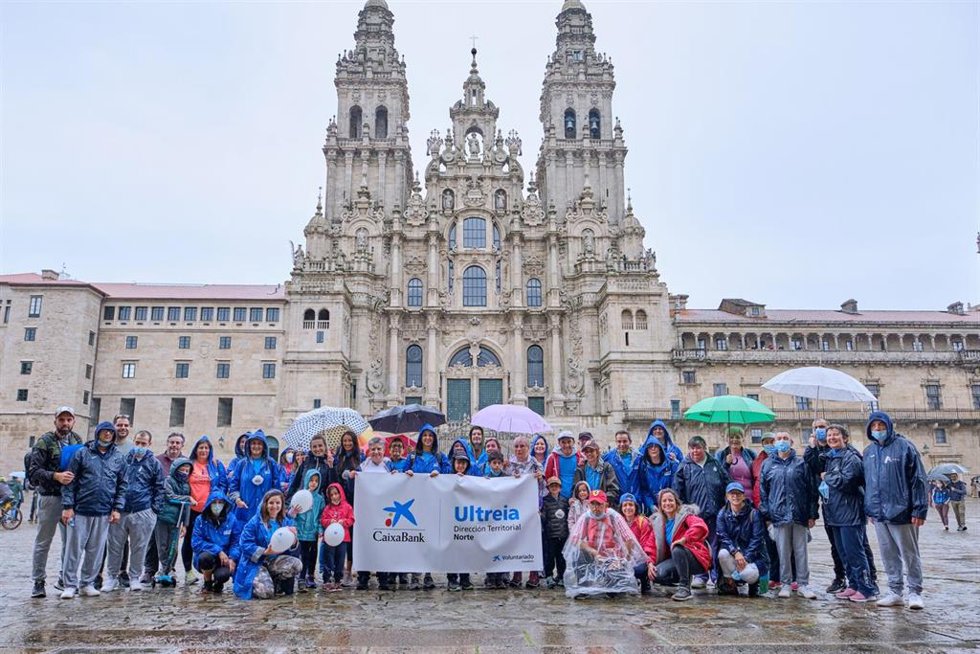 Voluntarios de Caizabank realizan el Camino de Santiago