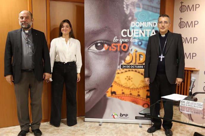 El director de OMP en España, José María Calderón, la fundadora de Jatari Mónica Marín y el obispo español en Kazajistán José Luis Mumbiela, en la rueda de prensa del Domund.