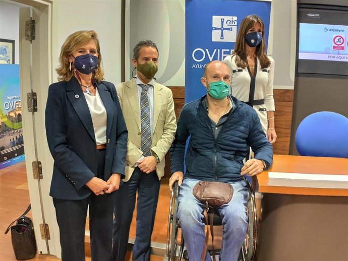 Presentación de la campaña 'Por aquí no puedo, por aquí no paso' de Aspaym.