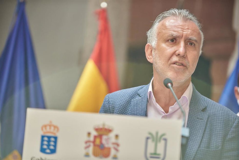 El presidente de Canarias, Ángel Víctor Torres, durante una rueda de prensa tras la reunión del Comité Director del Plan de Prevención de Riesgo Volcánico en Canarias (Pevolca), en la sede del Cabildo Insular de La Palma, a 3 de octubre de 2021, en La P