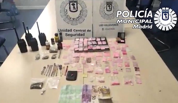 Desalojada una fiesta con 127 personas consumiendo alcohol y drogas en una nave industrial en Villaverde