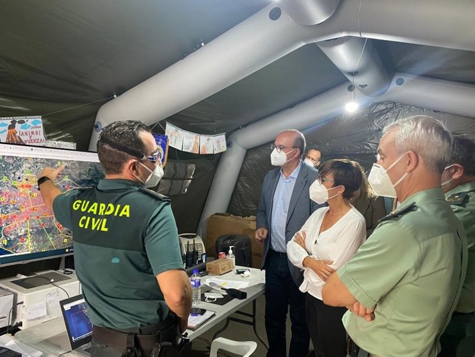 La directora de la Guardia Civil, María Gámez, visita el Puesto de Mando Avanzado en la isla de La Palma