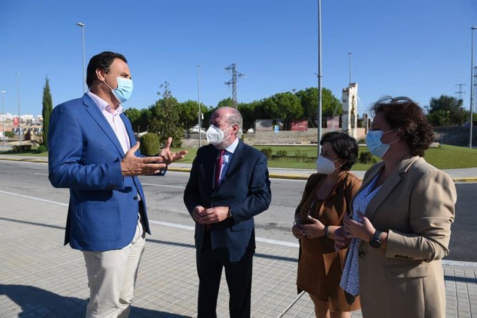 Villalobos visita Lebrija con su alcalde